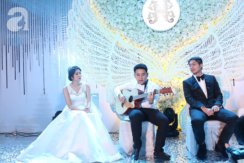 Đám cưới có 1-0-2 sang chảnh hết nấc: Sân khấu lộng lẫy, khách mời đa quốc gia, hoa tươi nhập khẩu tinh tế